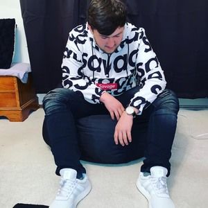 Meet your Posher, Dustin